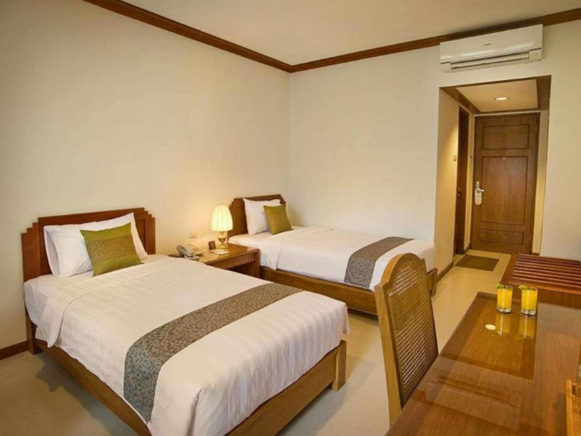Paniisan Hotel Бандунг Экстерьер фото